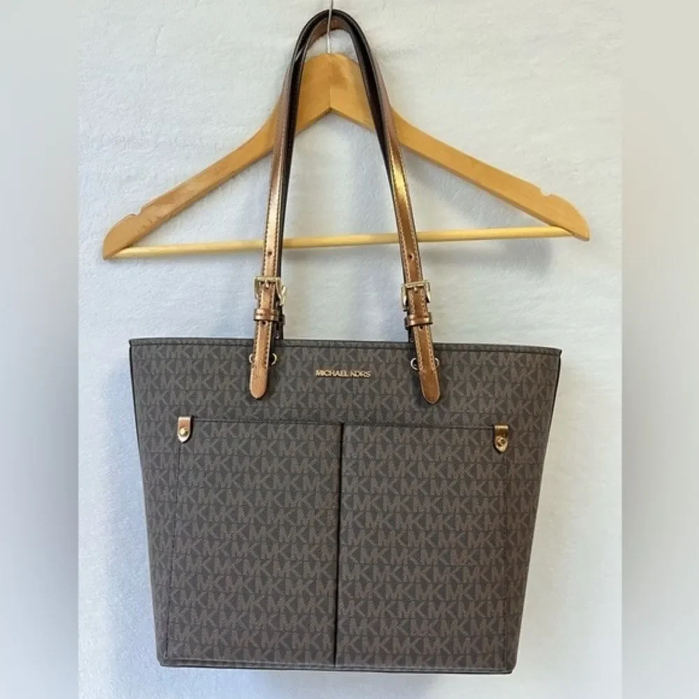 MK Jet Set Medium Signature Logo All Over Print Pocket Tote‎ Bag $550